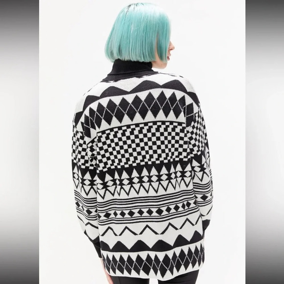 Urban Outfitters Black & Cream Geometric Print Oversized Knit Turtleneck M - Picture 4 of 9